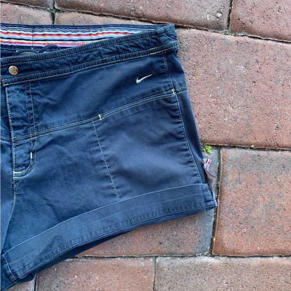 Y2K Nike Shorts - Picture 5 of 11